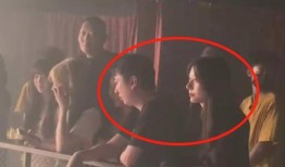 几千万网红电梯吃瓜,揭秘千万网友热议背后的秘密