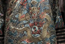 最新龙袍爆料是真的吗,真假难辨，真相即将揭晓