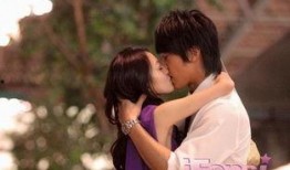 明星热吻视频在线观看,激情四溢的甜蜜瞬间回顾