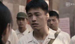 黑哥爆料孩子被推下楼视频,孩子不幸坠楼，监控视频揭露惊人真相”