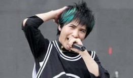 大张伟爆料捡东西视频,揭秘娱乐圈不为人知的捡东西瞬间